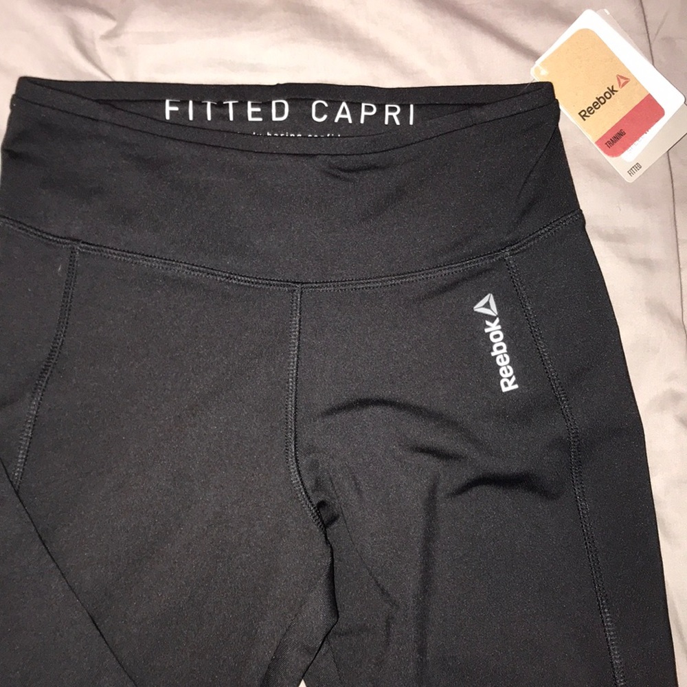 Reebok Fitted Speedwick Capri leggings XS